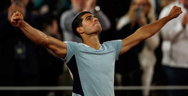 爱好者走过 爱好者走过