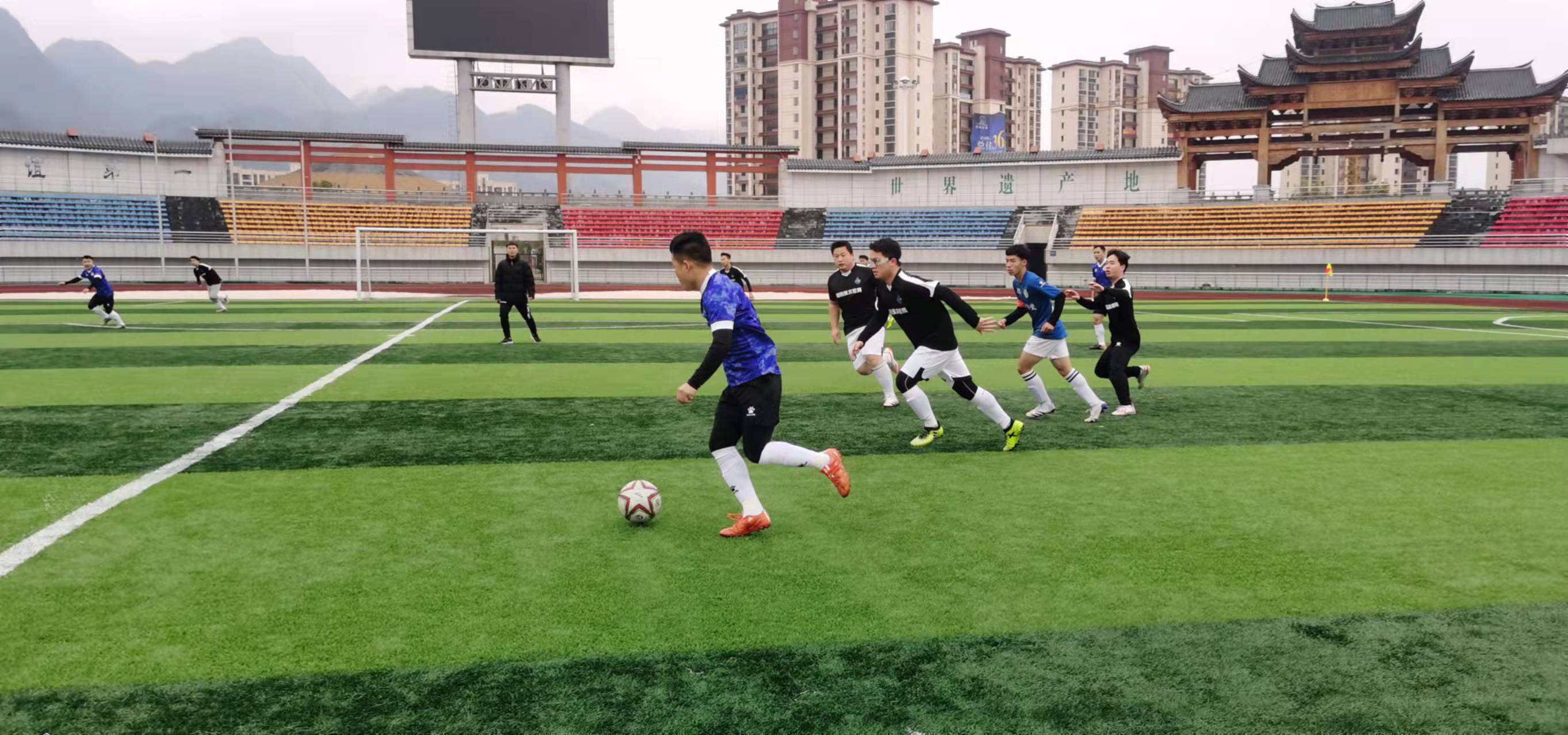 中游刃有余 中游刃有余