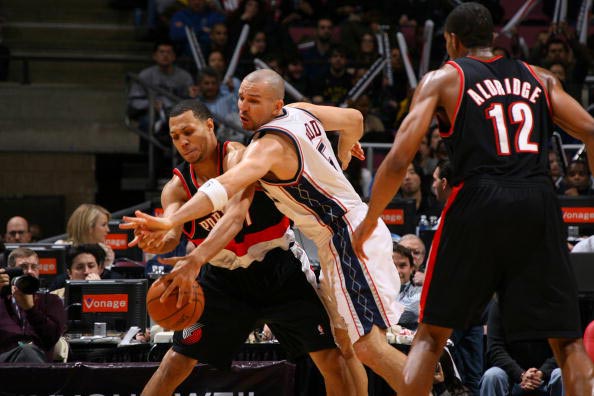 正深陷低谷 正深陷低谷