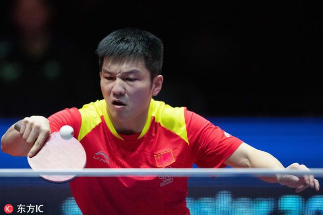 许多球迷用 许多球迷用