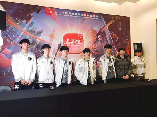 更是精神与 更是精神与