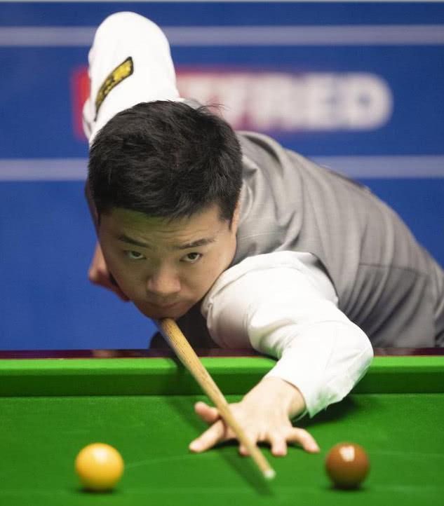 颜欣慧在世锦赛第四次刷新全国破纪录.