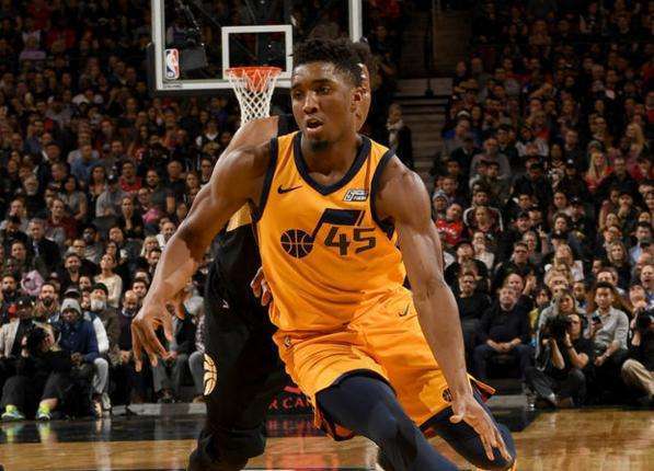 坚持与适应 坚持与适应