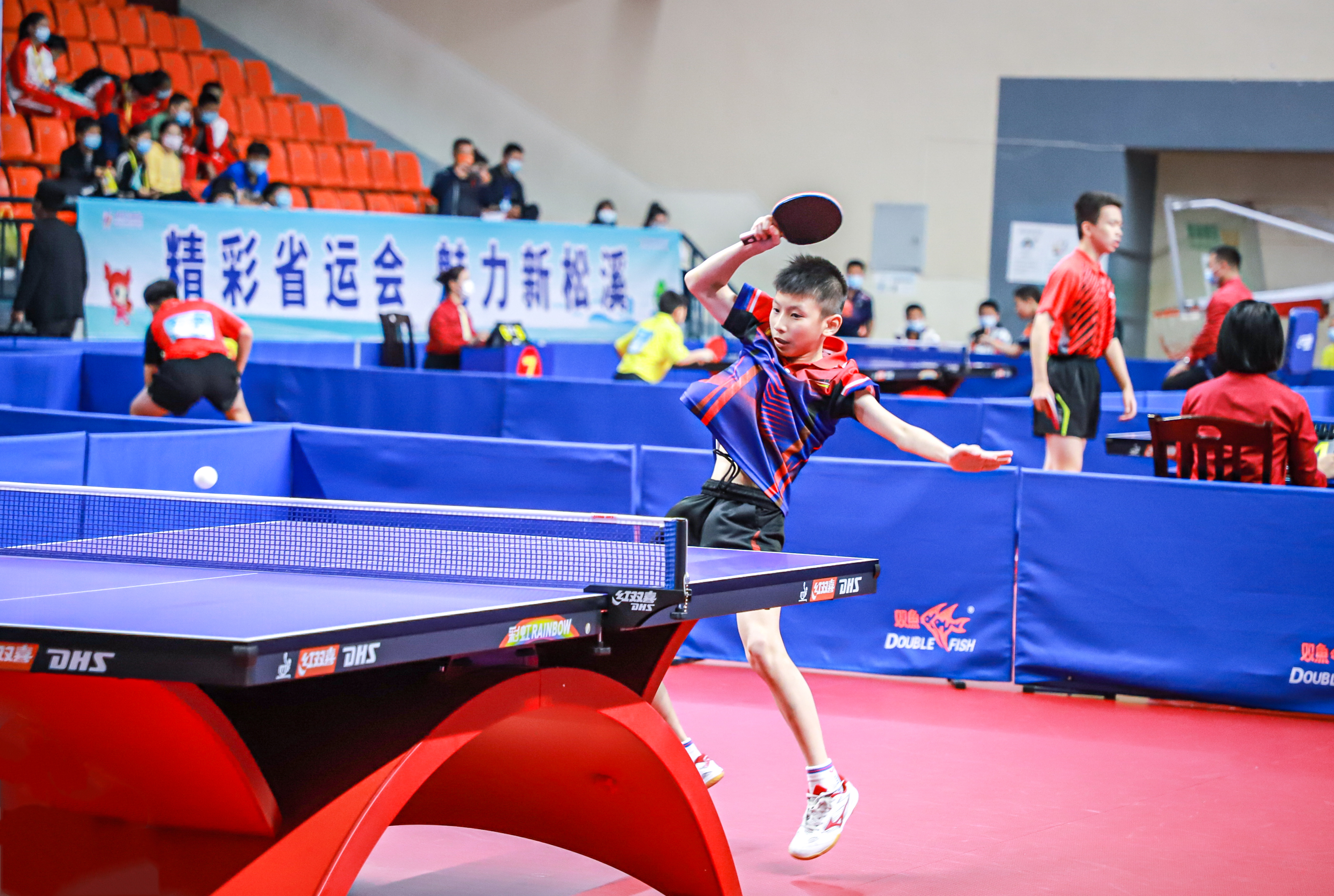 石宇奇苦战三局险胜李诗沣 晋级全英羽毛球公开赛决赛